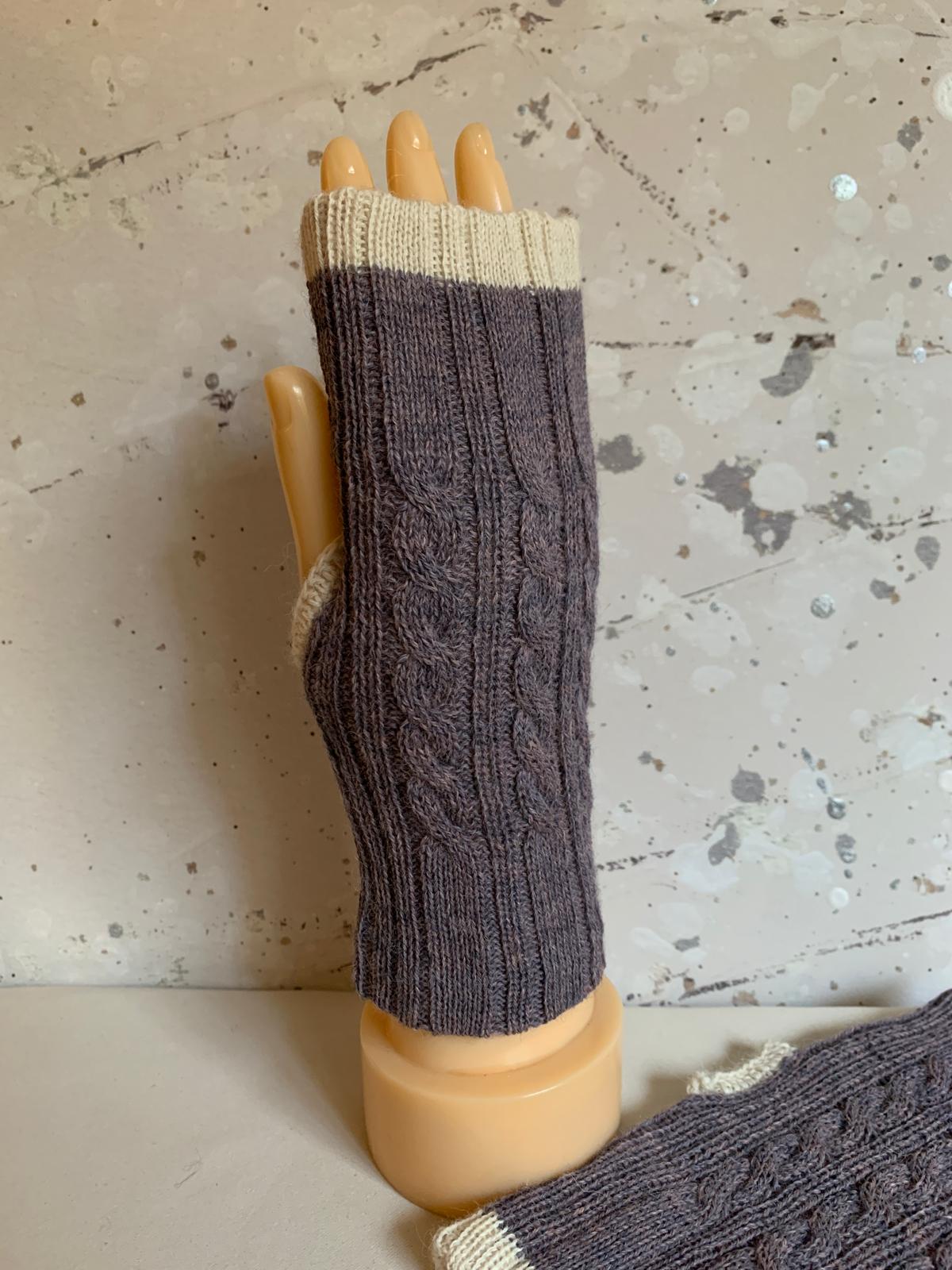 Reversible Lavander Gray/White Mittens