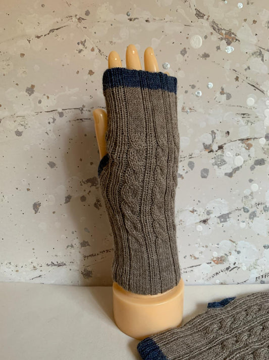 Reversible Ligth Brown/Blue Gray Mittens
