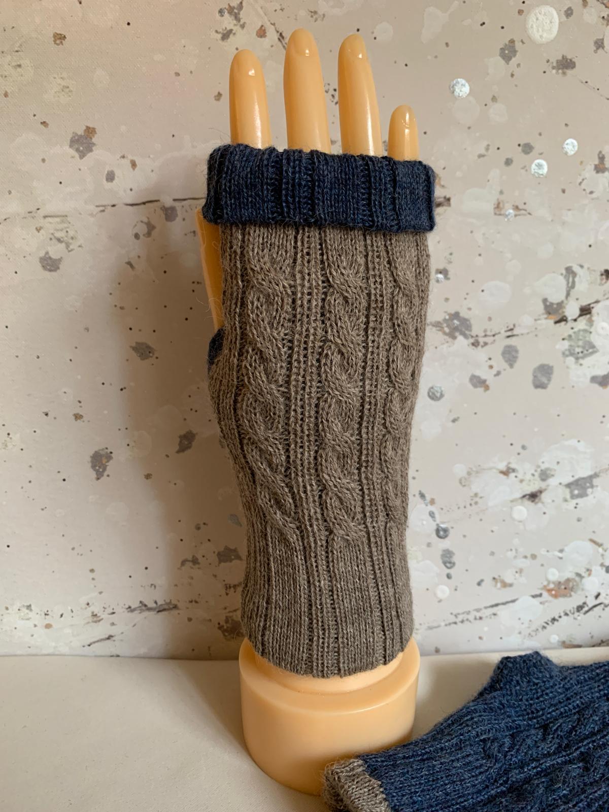 Reversible Ligth Brown/Blue Gray Mittens